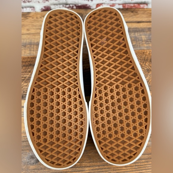 Vans Off The Wall Women’s Low Top Canvas Sneakers, US Size 9.5, Maroon and White - Picture 9 of 12